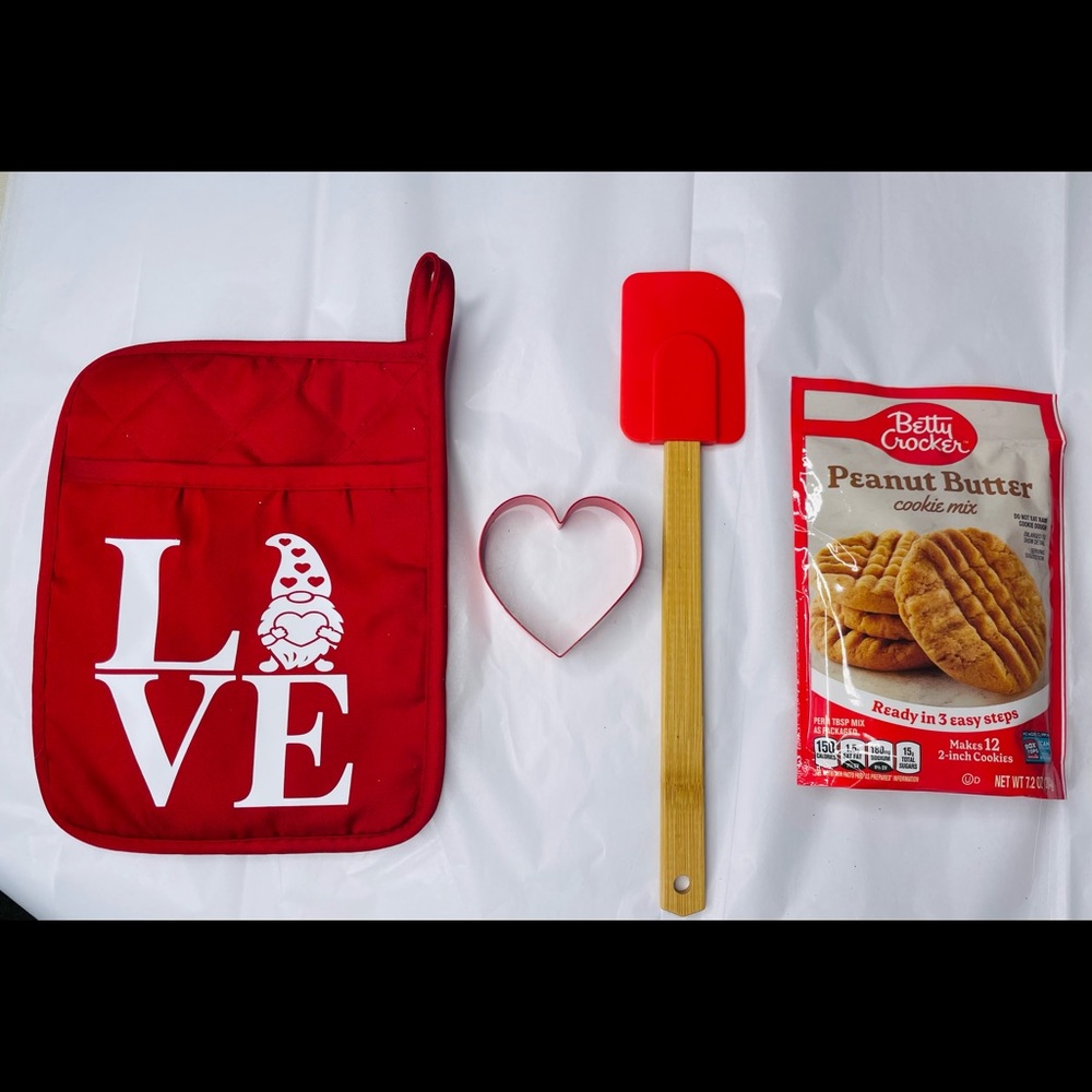 Gnome Baking Gift Set - Picture 2 of 7